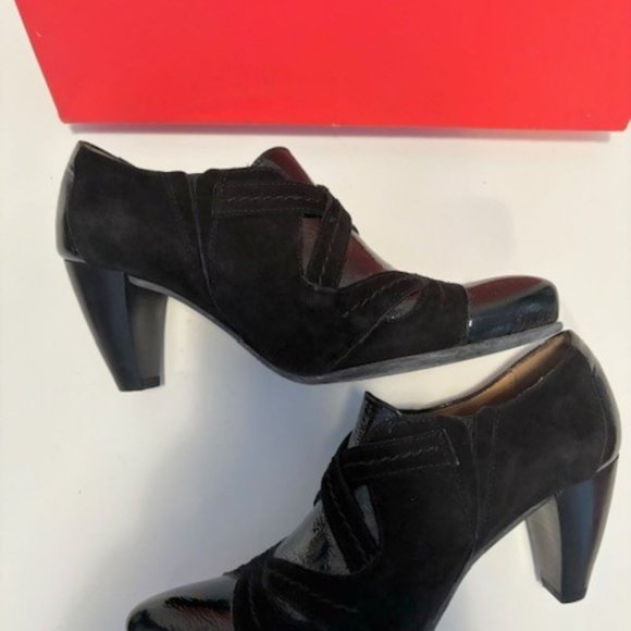 Fidji patent leather and suede pointed toe booties size 6 - Picture 8 of 9